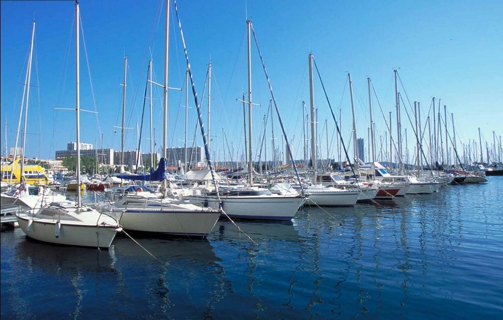 Ibis Toulon La Seyne Sur Mer Екстериор снимка